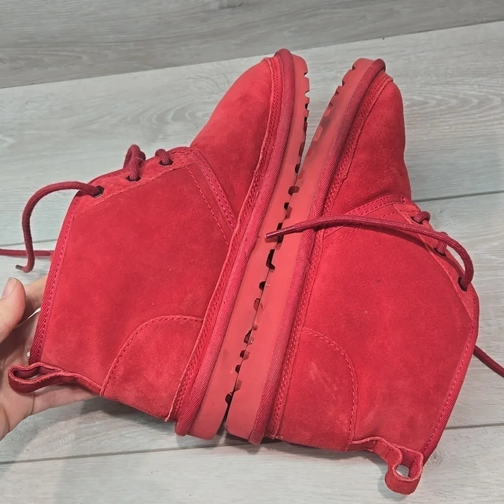 UGG one string