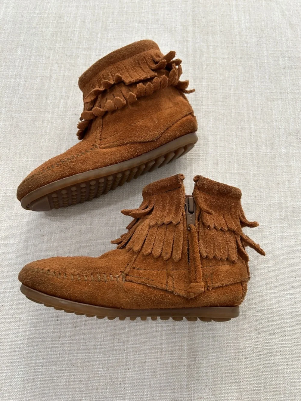 Minnetonka moccasins kids