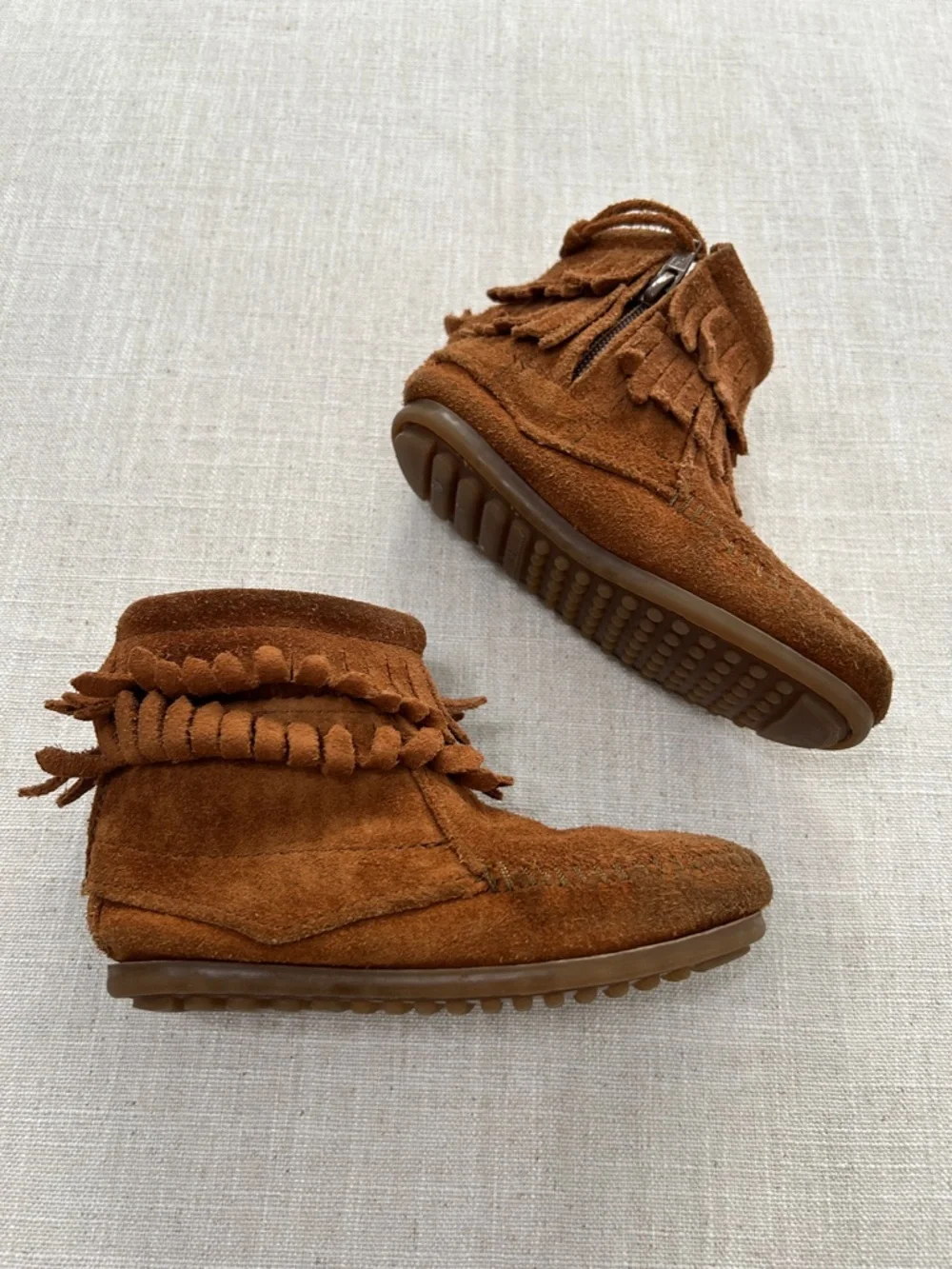 Minnetonka moccasins kids