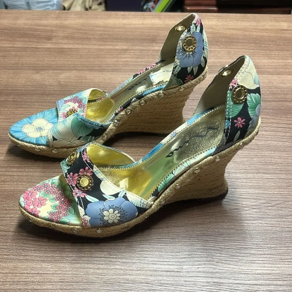 Nina gorgeous floral
