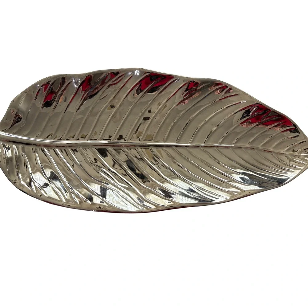 N/A lustrous silver