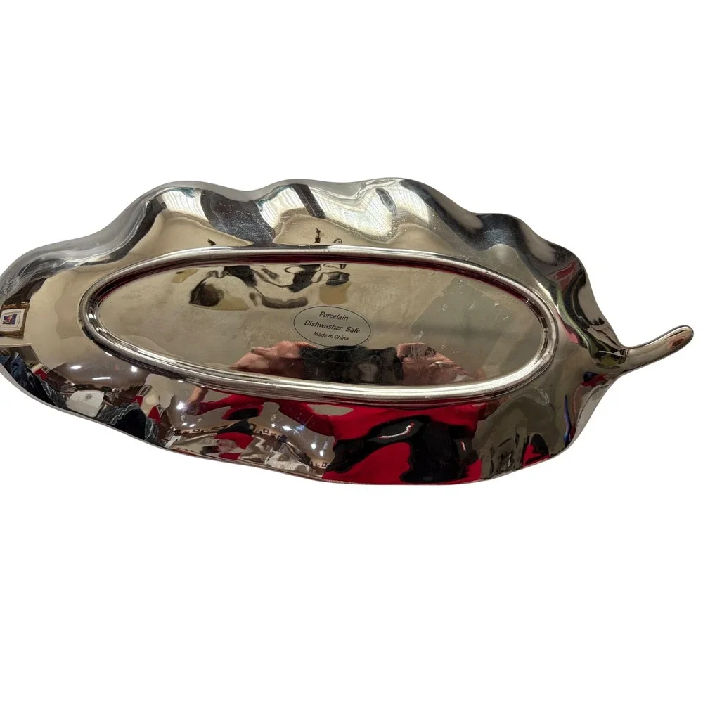 N/A lustrous silver