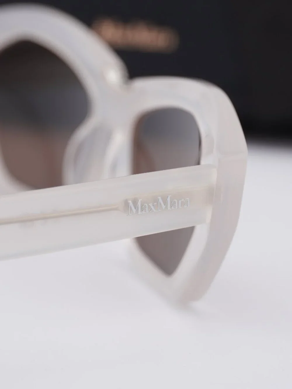 MaxMara model mm0169
