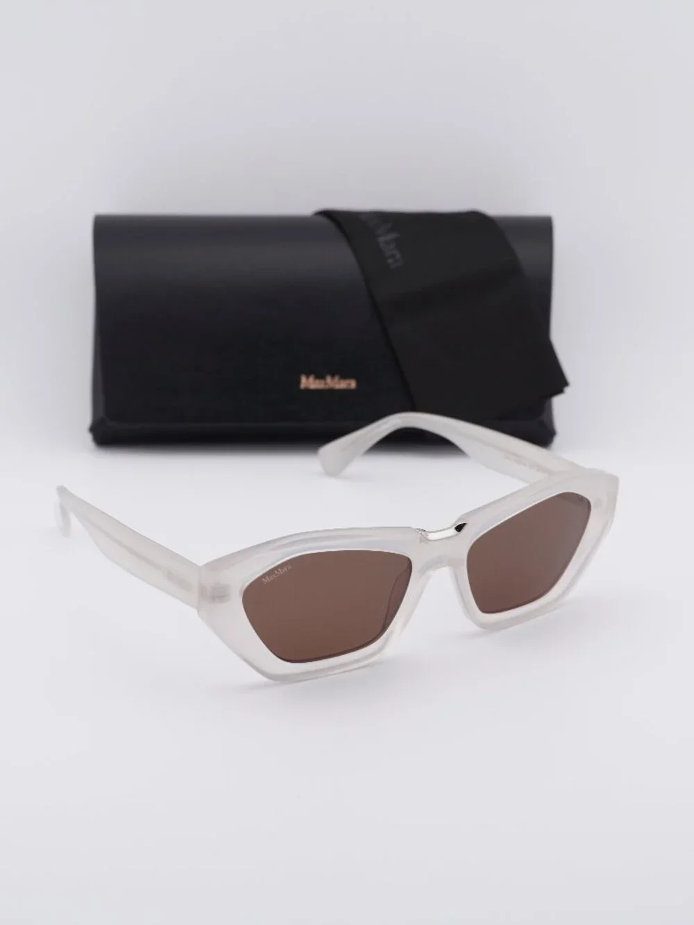 MaxMara model mm0169