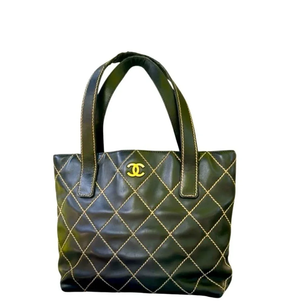 CHANEL elevate your