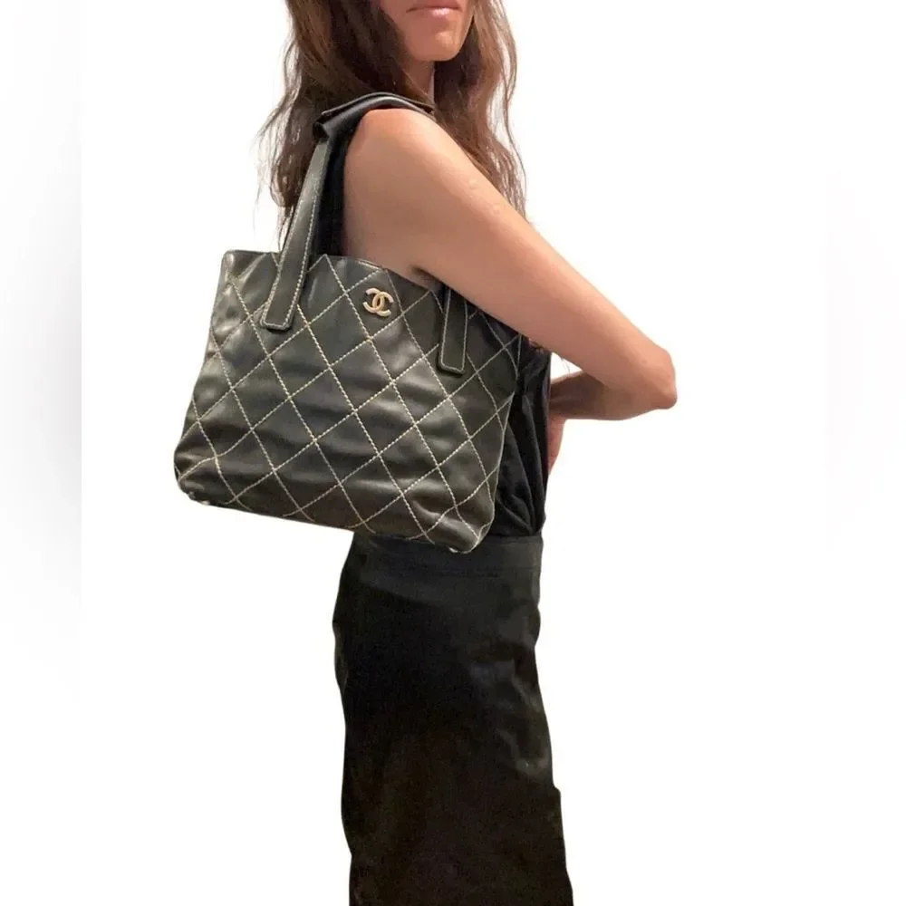 CHANEL elevate your