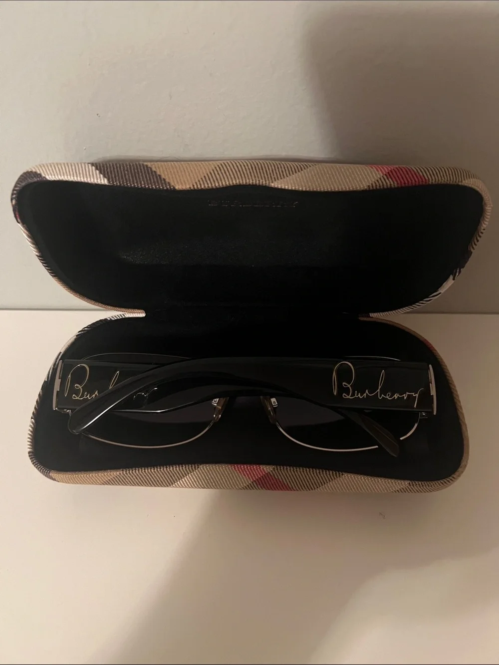 Burberry authentic black