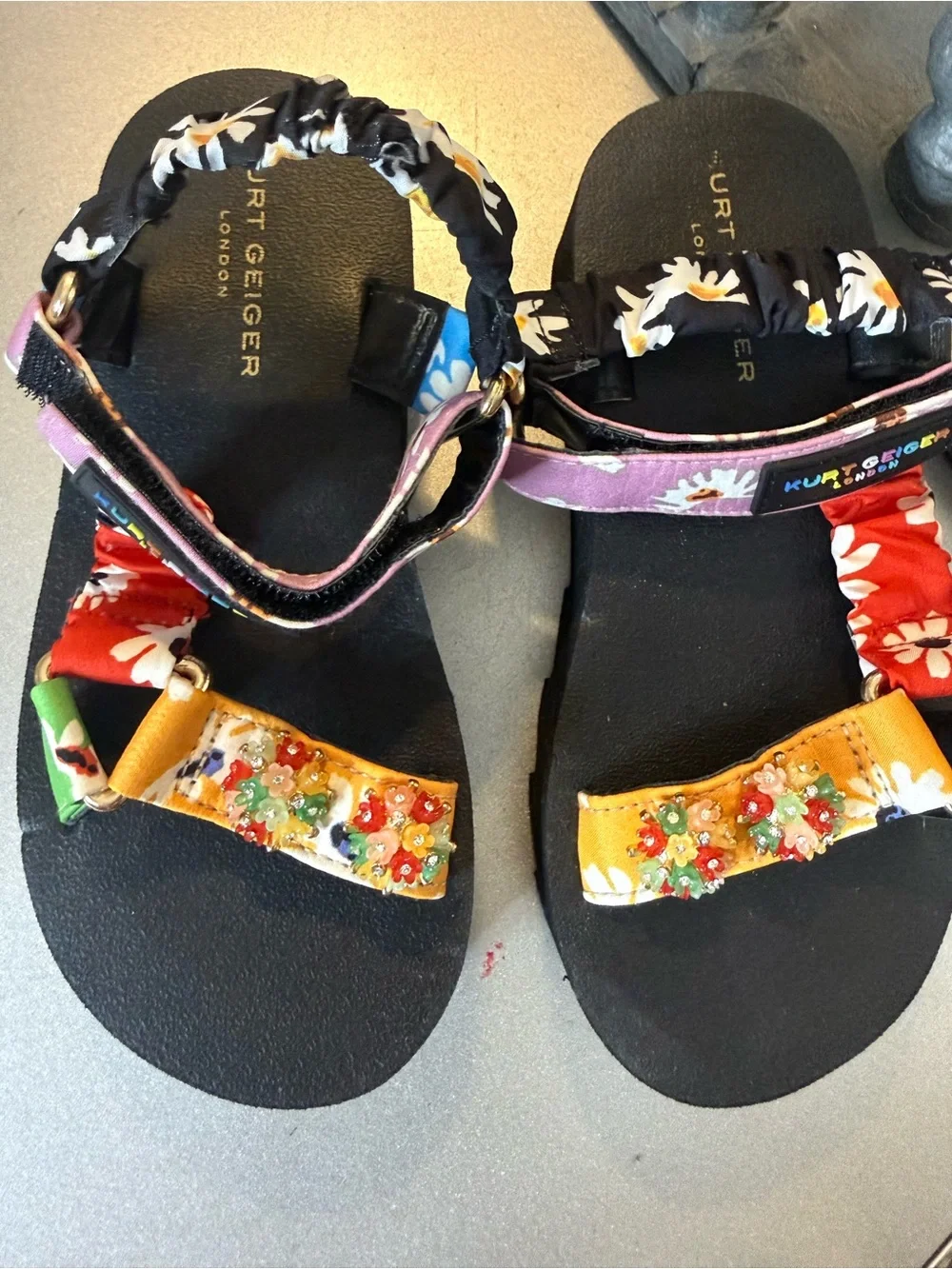 Kurt Geiger vibrant please