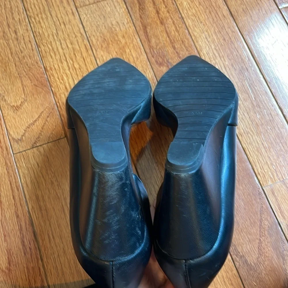 Kenneth Cole New York preowned inch