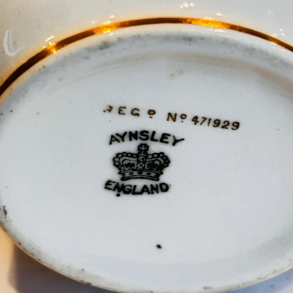 Aynsley gentle preowned