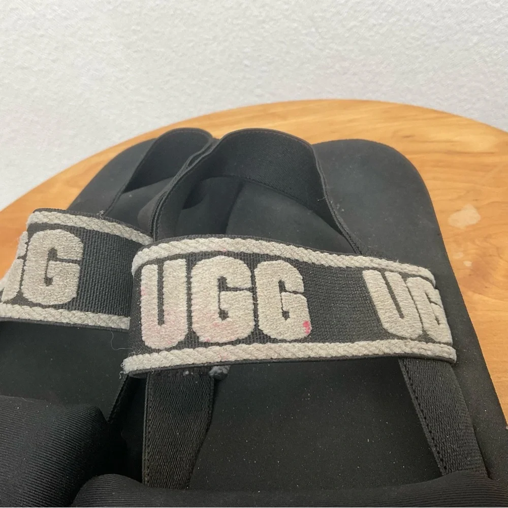 UGG size zuma