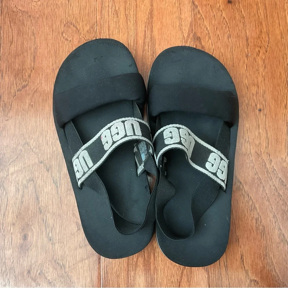 UGG size zuma