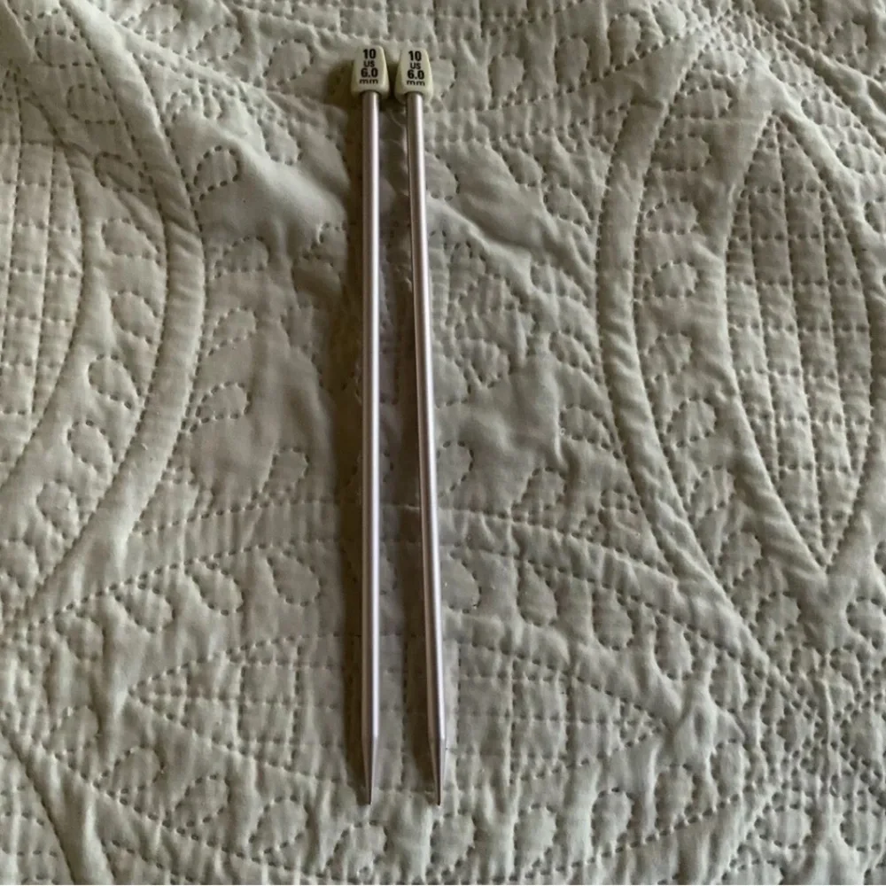 Susan Bates Pink Aluminum Knitting Needles 10 US 6mm