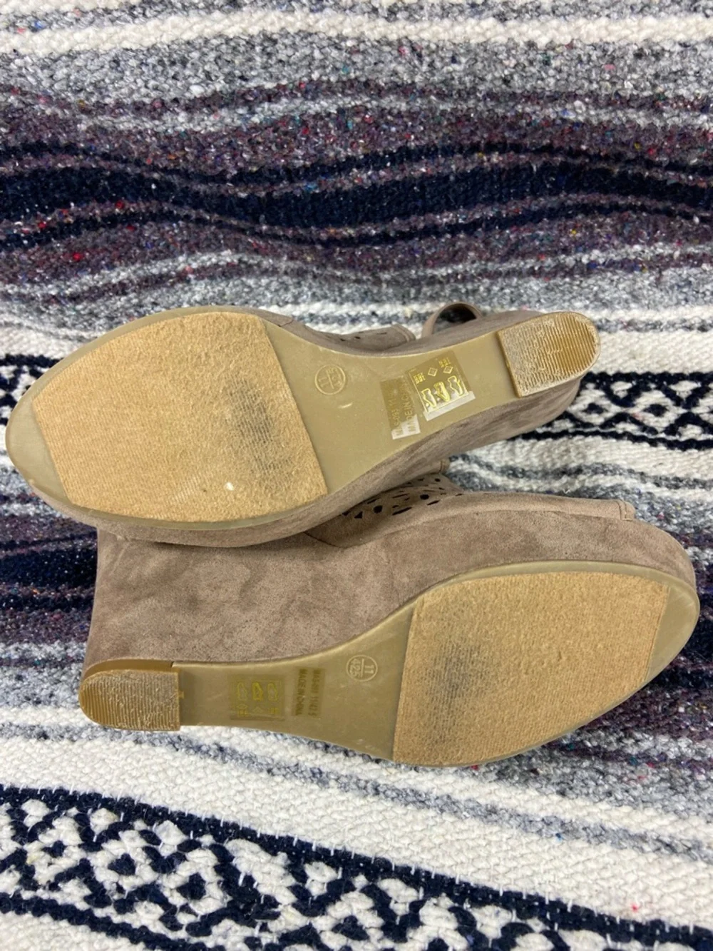 Chinese Laundry good preowned