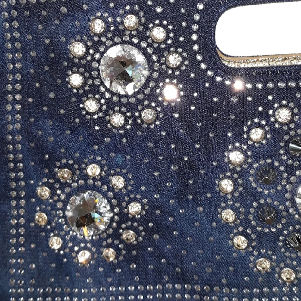 N/A like rhinestone