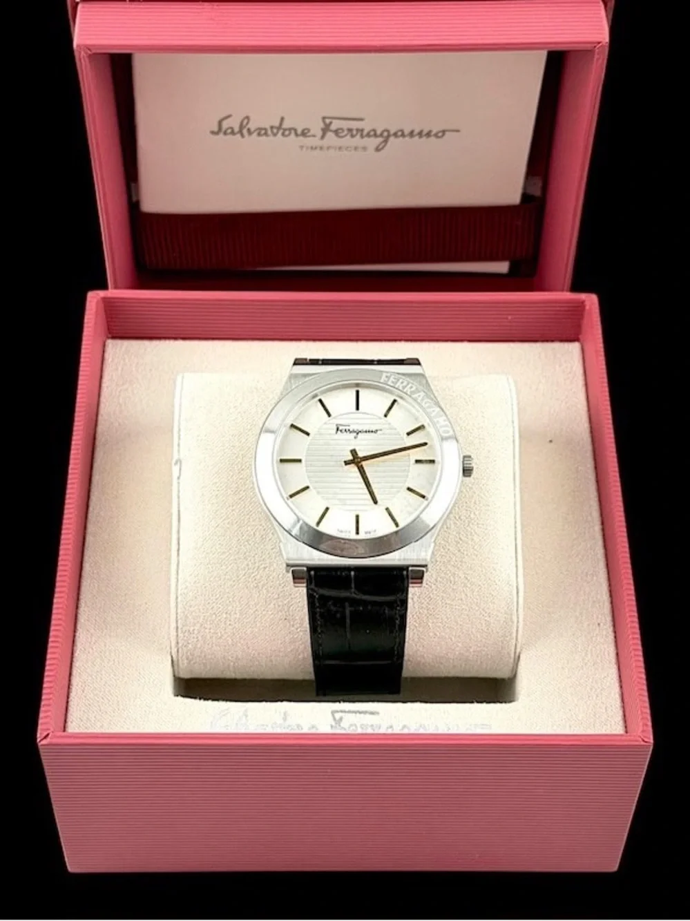 Salvatore Ferragamo details 42mm