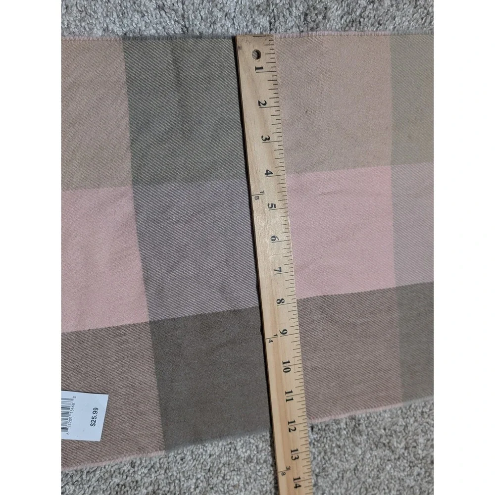 D&Y scarf provides