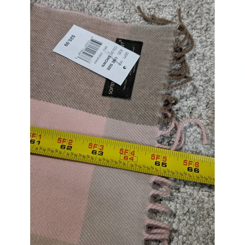 D&Y scarf provides