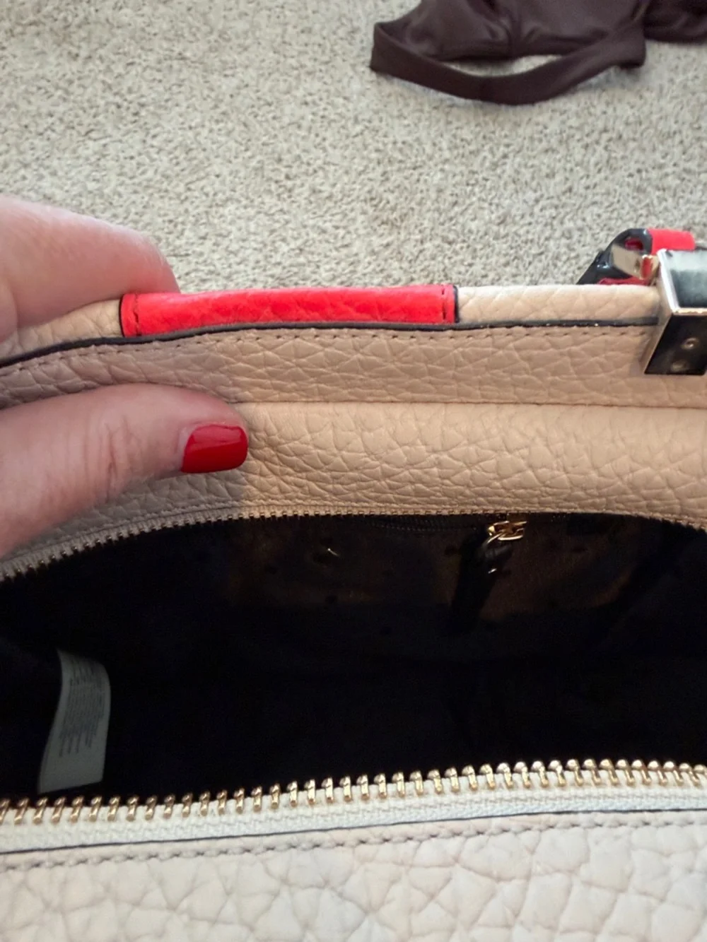 kate spade storage crossbody pockets