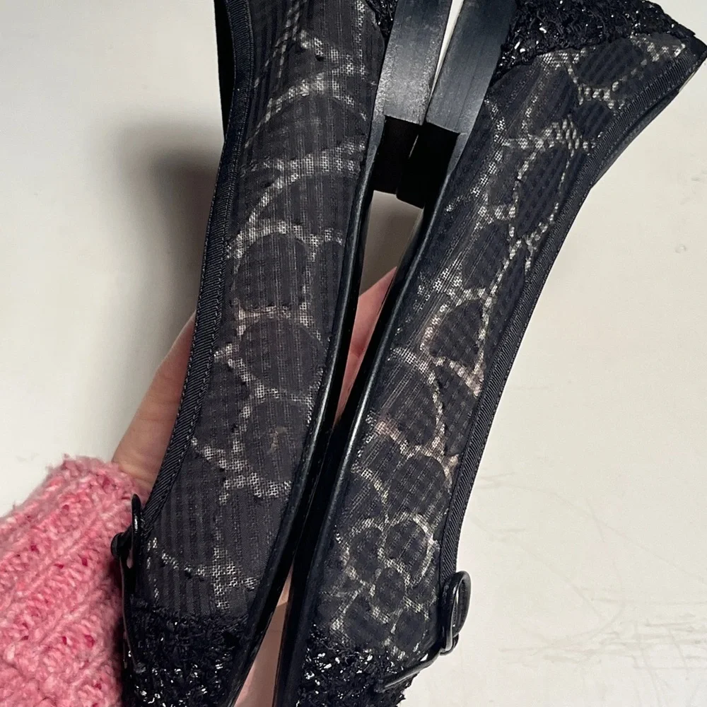 CHANEL stylish flats