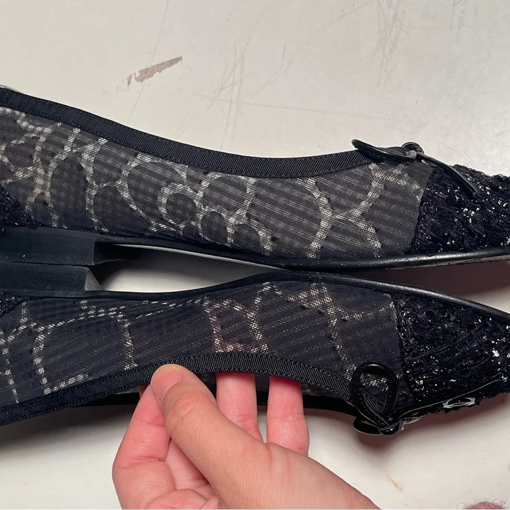 CHANEL stylish flats