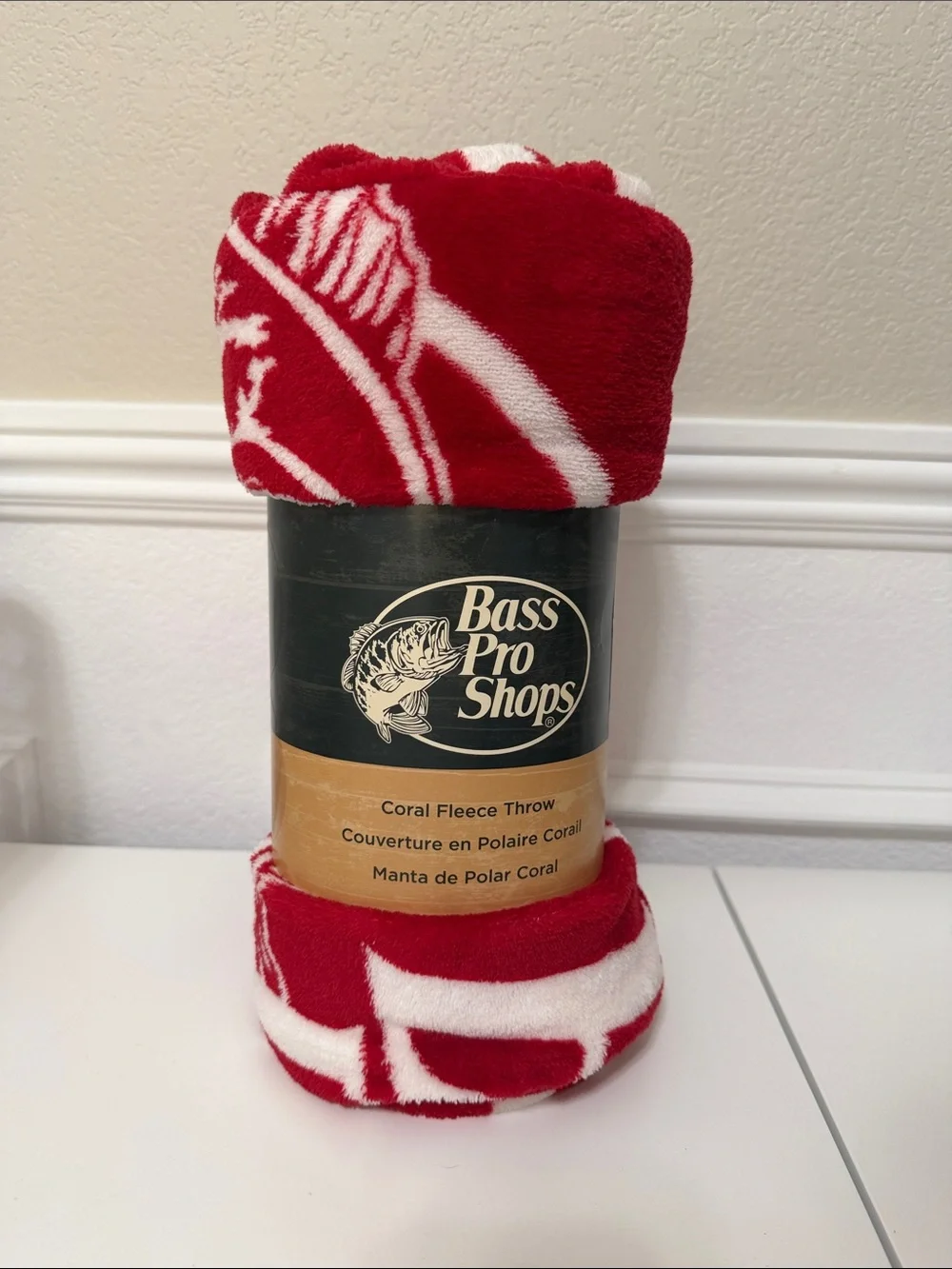 NWT Bass Pro Shops Fleece Throw