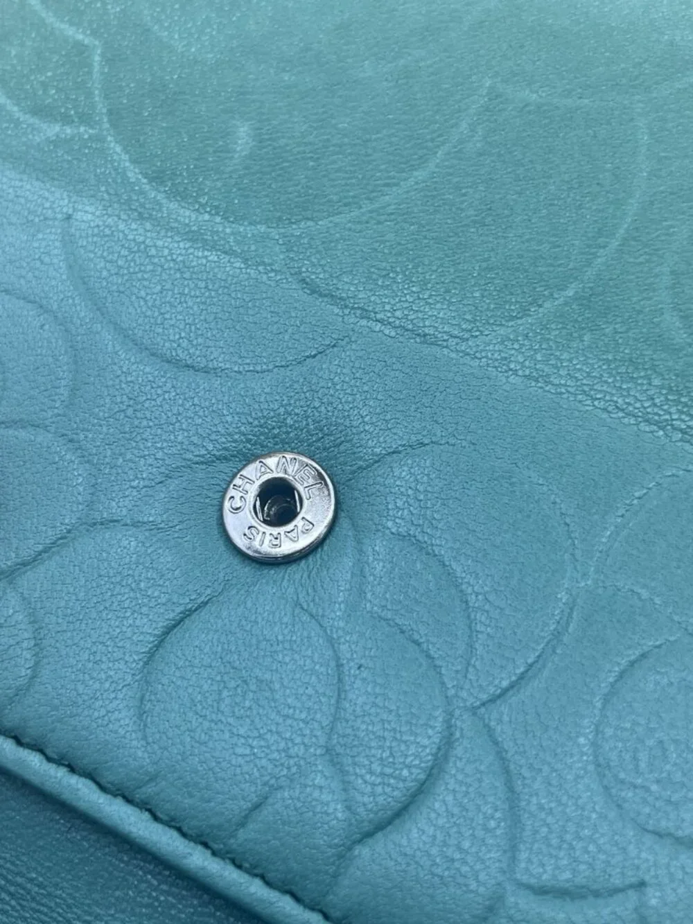 CHANEL authentic compact