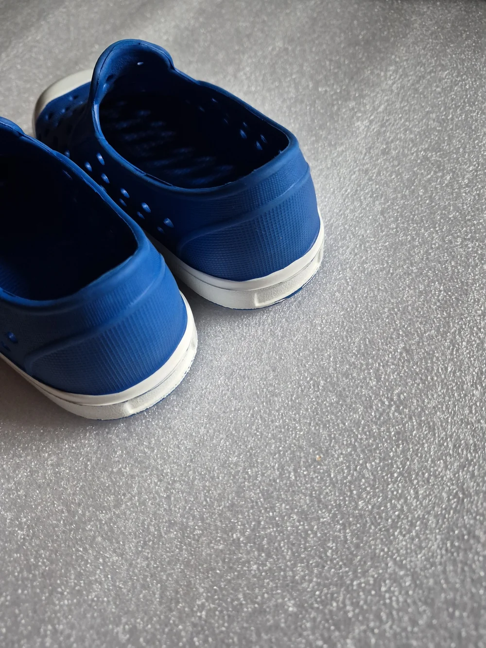 The Unbranded Brand lightweight blue