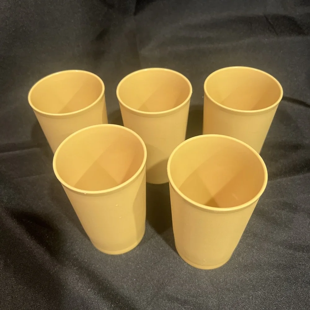 Tupperware lot great