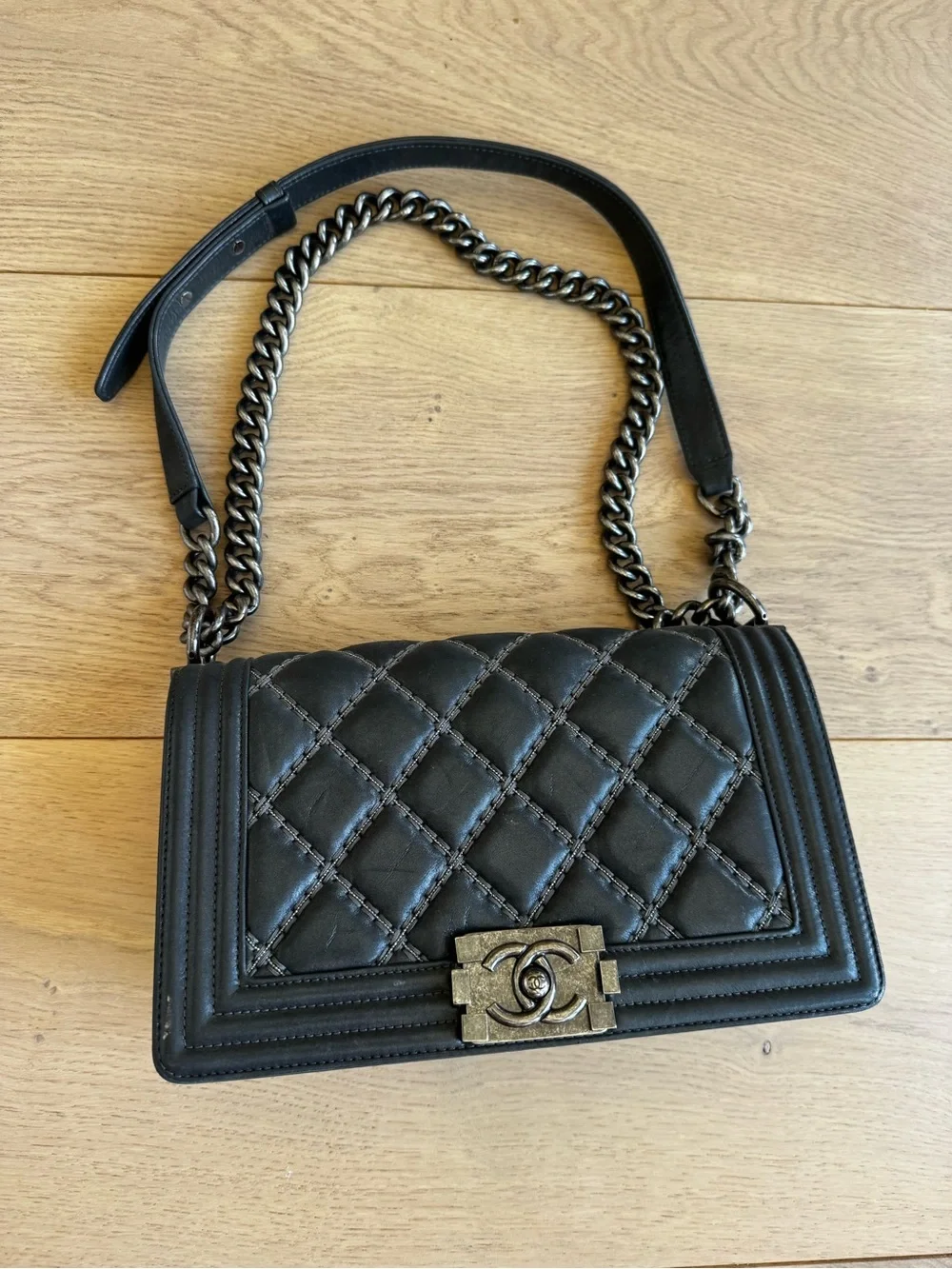 CHANEL coveted medium