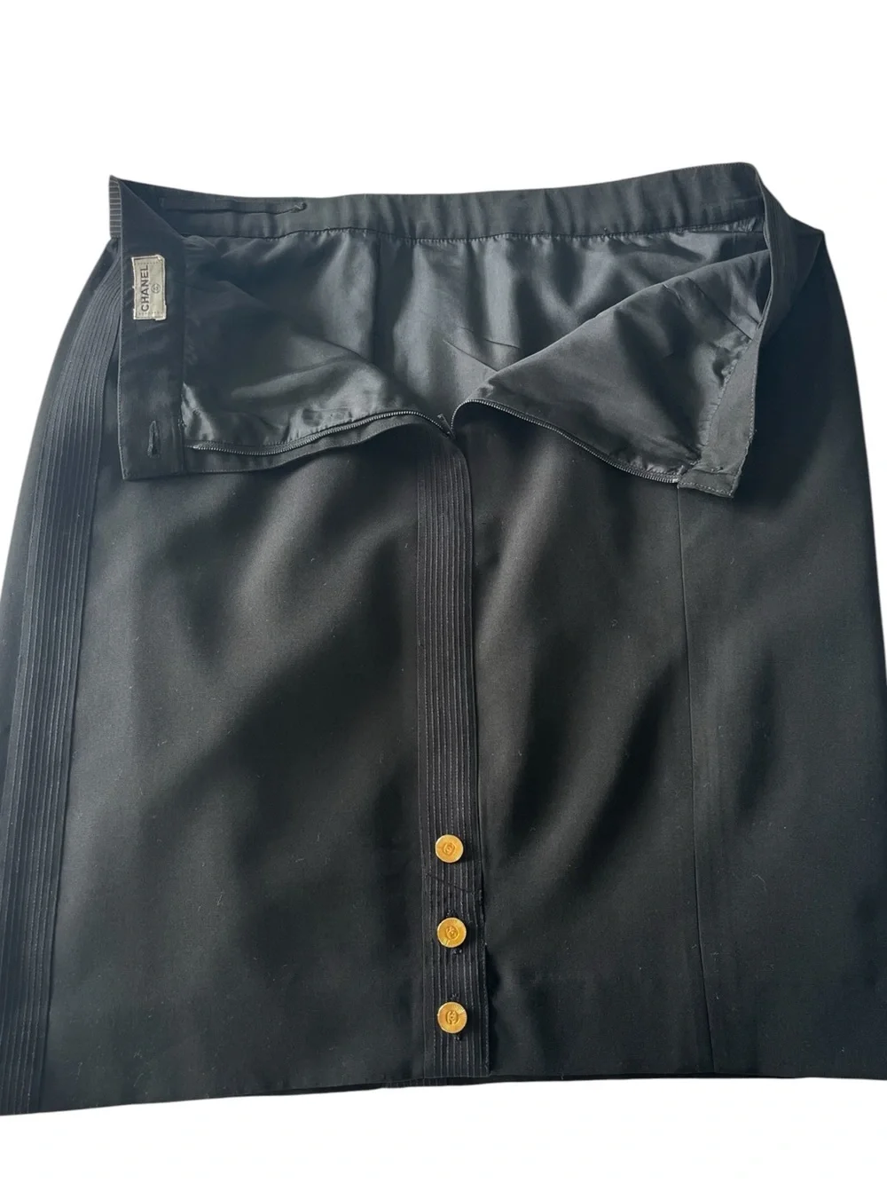 CHANEL elegant black