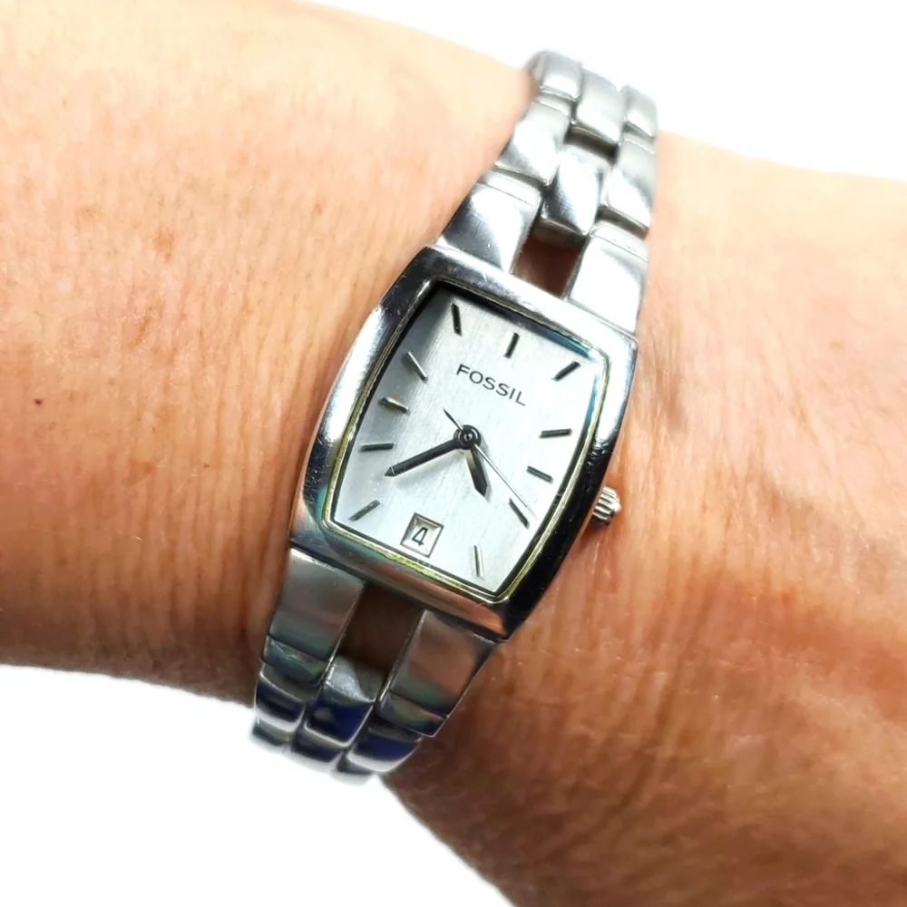 Vintage Fossil Watch F² ES1053 Silver Watch Metal Wristband Silver Face