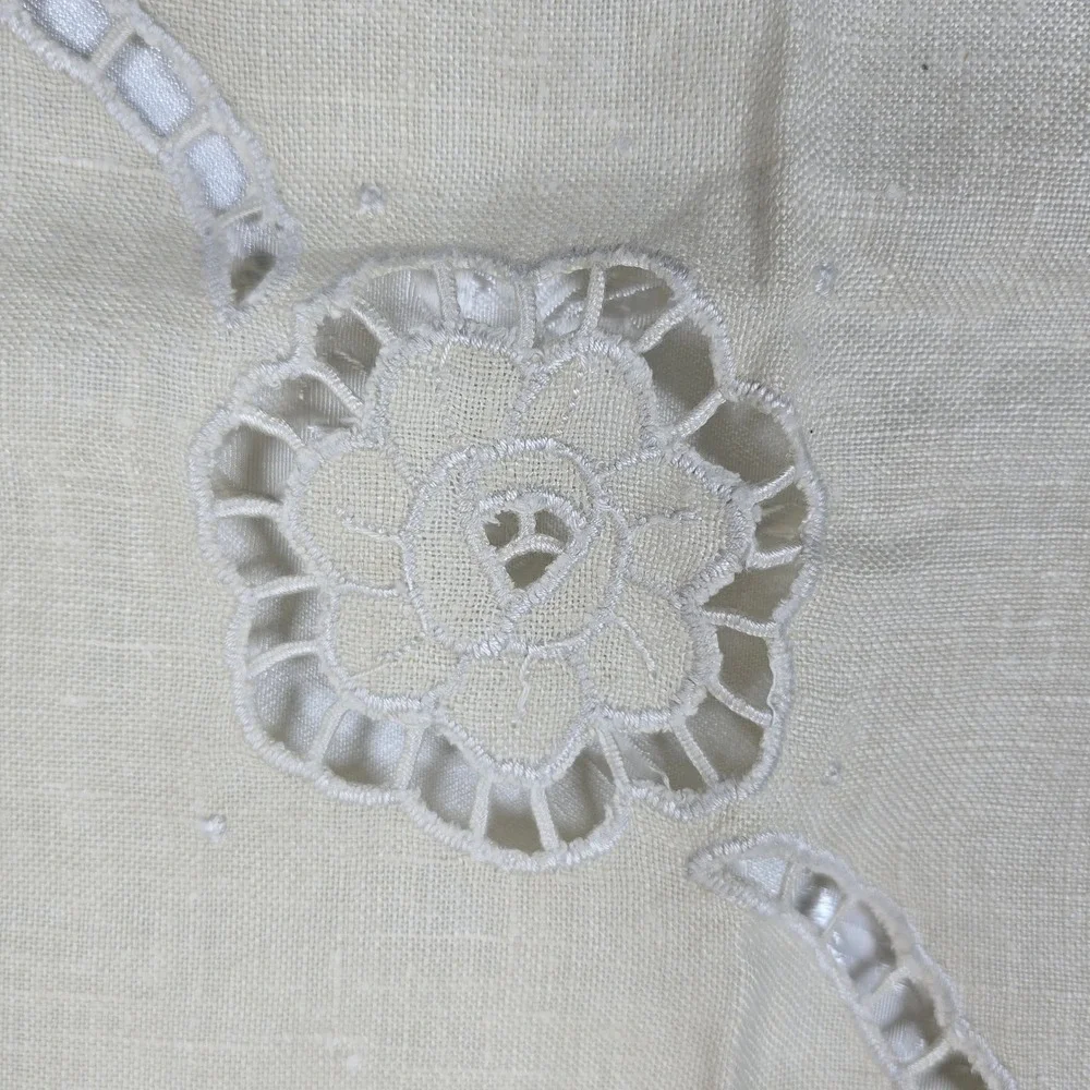 N/A vintage linen