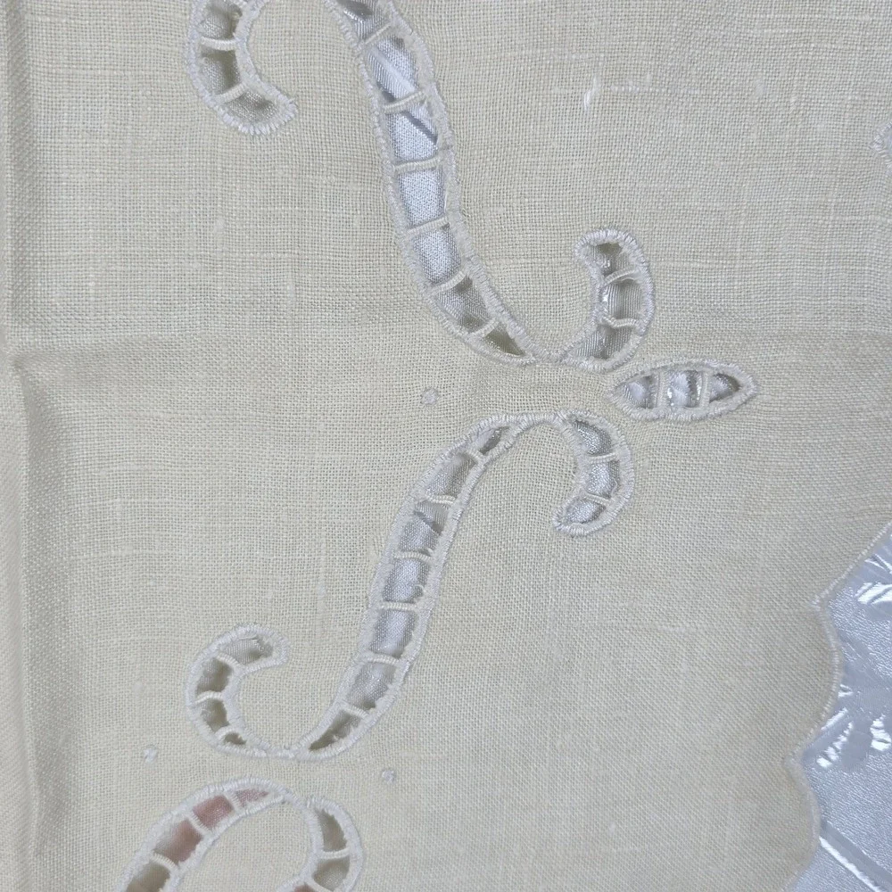 N/A vintage linen