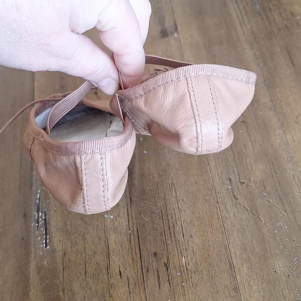 Theatricals Tan Leather Kids Ballet Shoes Size 11.5M