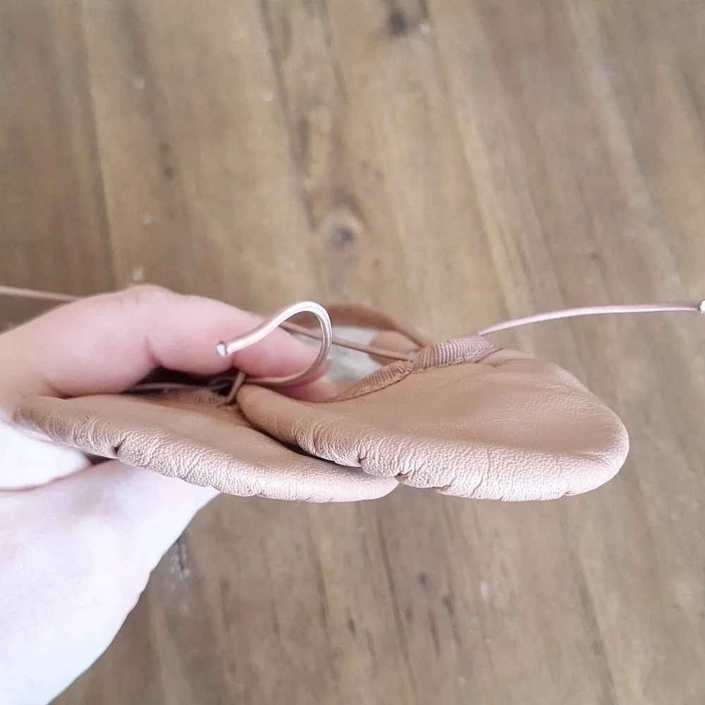 Theatricals Tan Leather Kids Ballet Shoes Size 11.5M