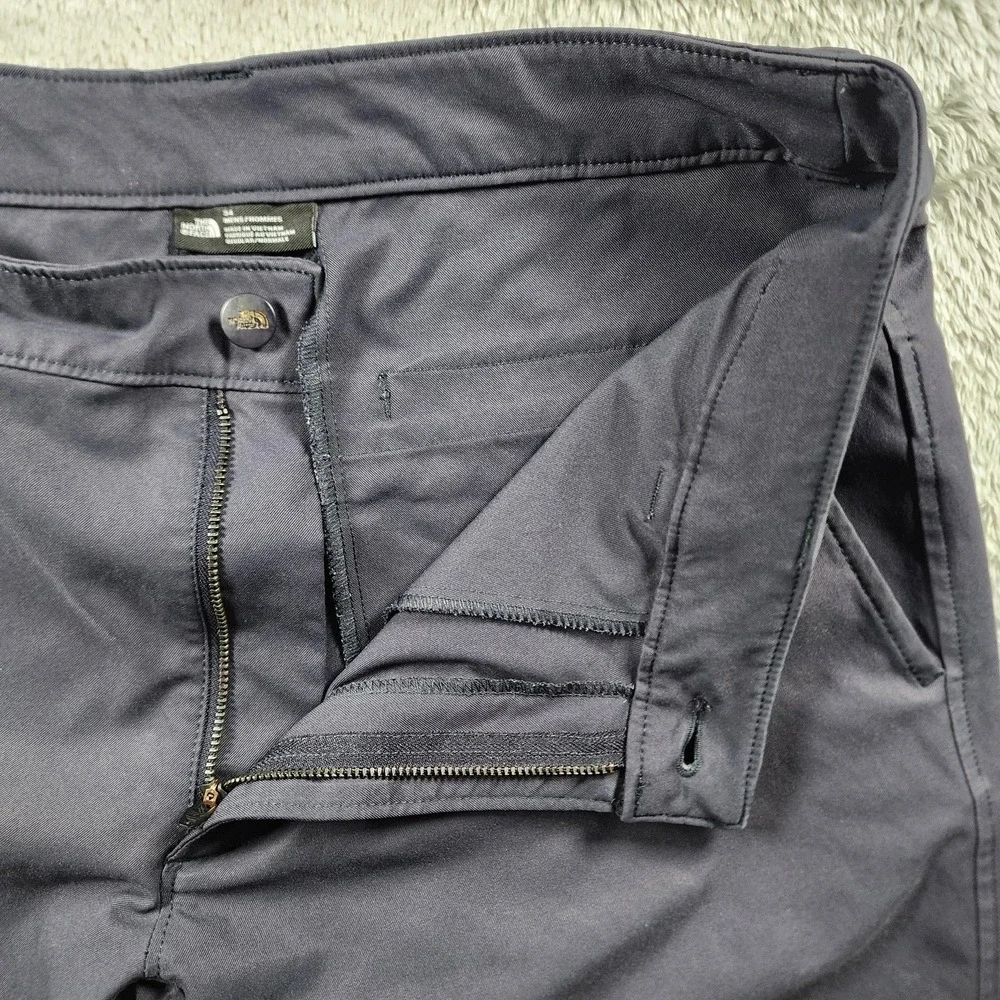 The North Face loops leg