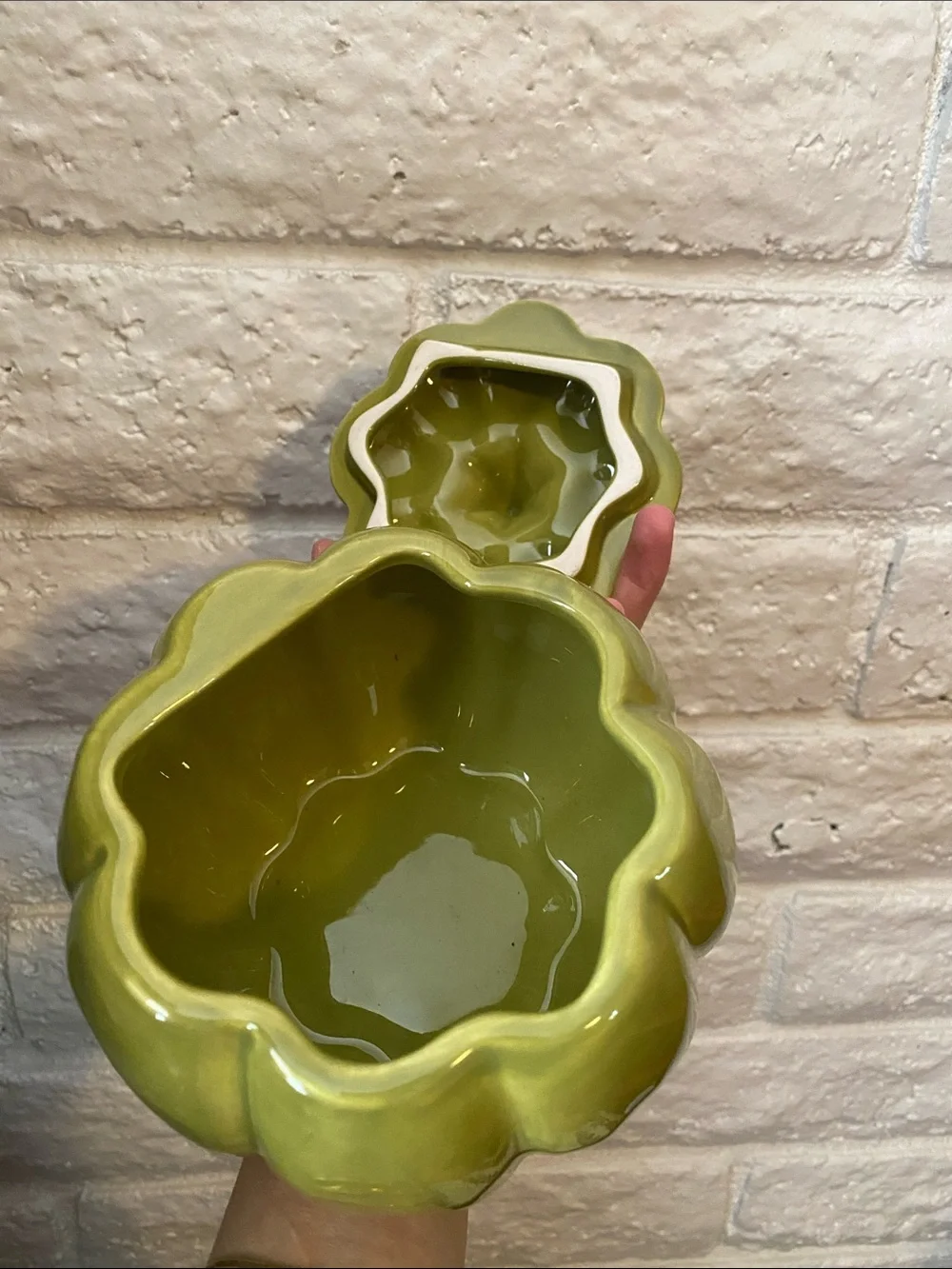 N/A glossy ceramic