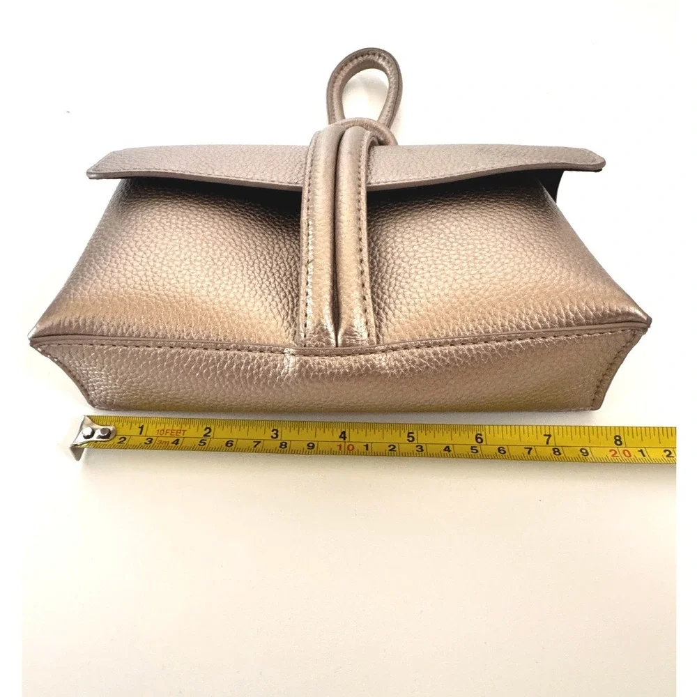 Chantecaille measurements width
