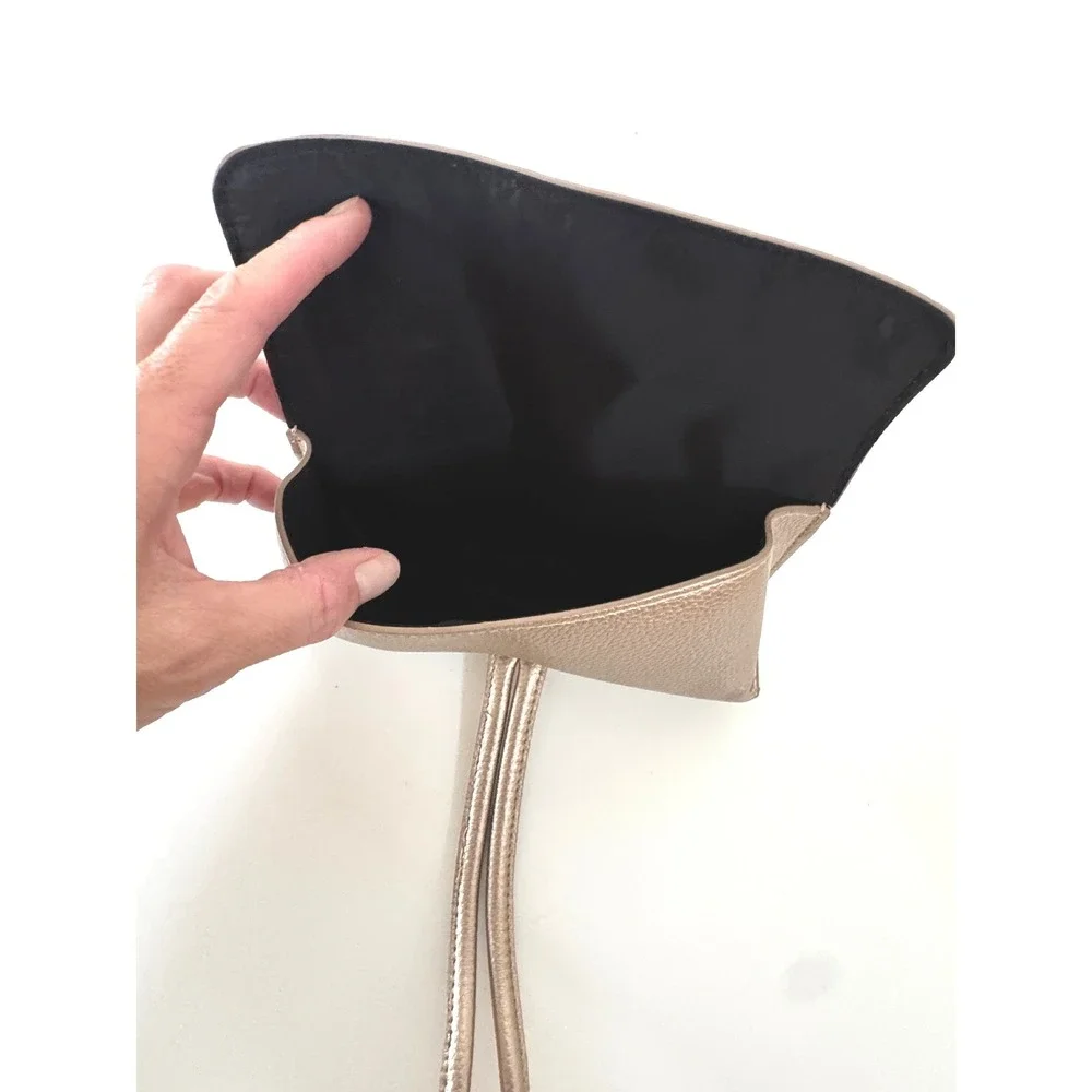 Chantecaille measurements width