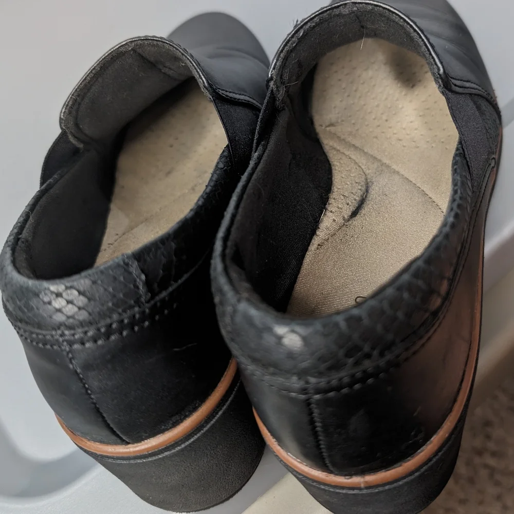 Clarks detail comfy pair
