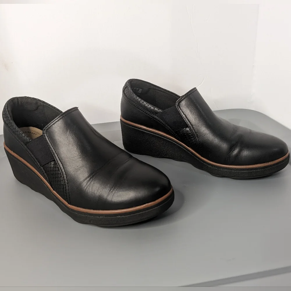 Clarks dress flaws