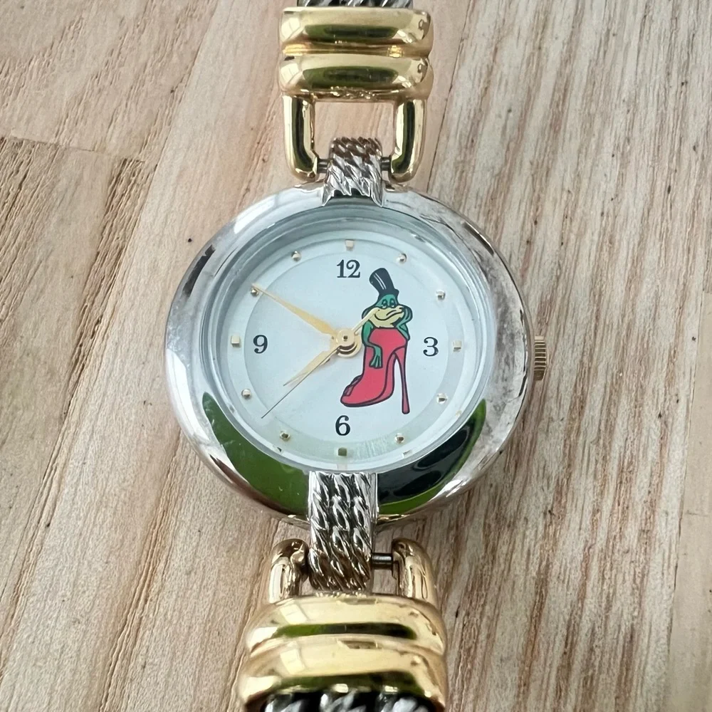 Warner Bros. Looney Tunes Michigan J Frog ladies bracelet watch NEW BATTERY