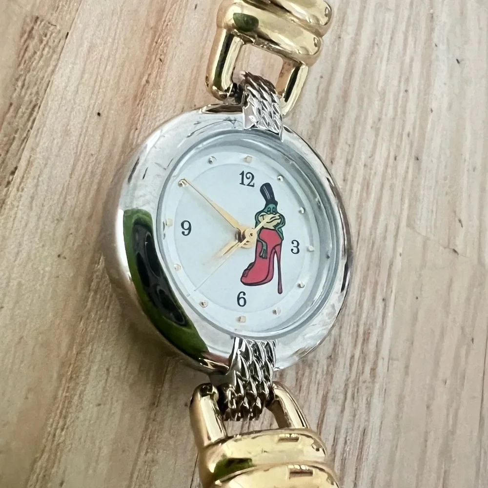 Fossil brand warner