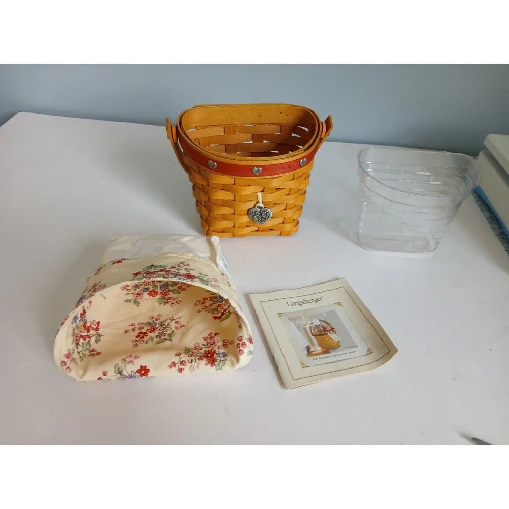 Longaberger 2001 Love Notes Basket W/ Liner & Tie On Heart Pamphlet