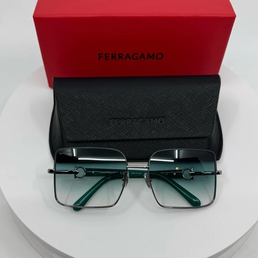 Salvatore Ferragamo these farragamo