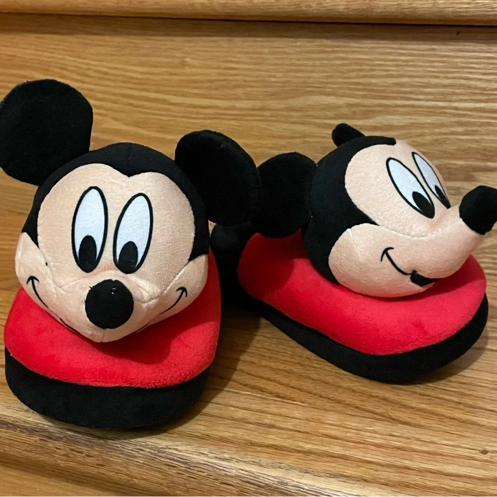 New Disney Mickey Mouse Junior Slip On Shoes Slippers Size L 9/10
