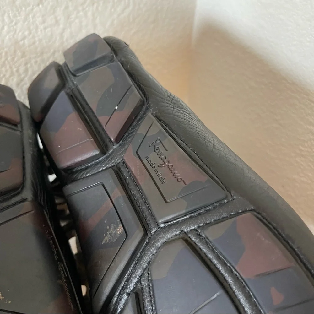 Salvatore Ferragamo size ee
