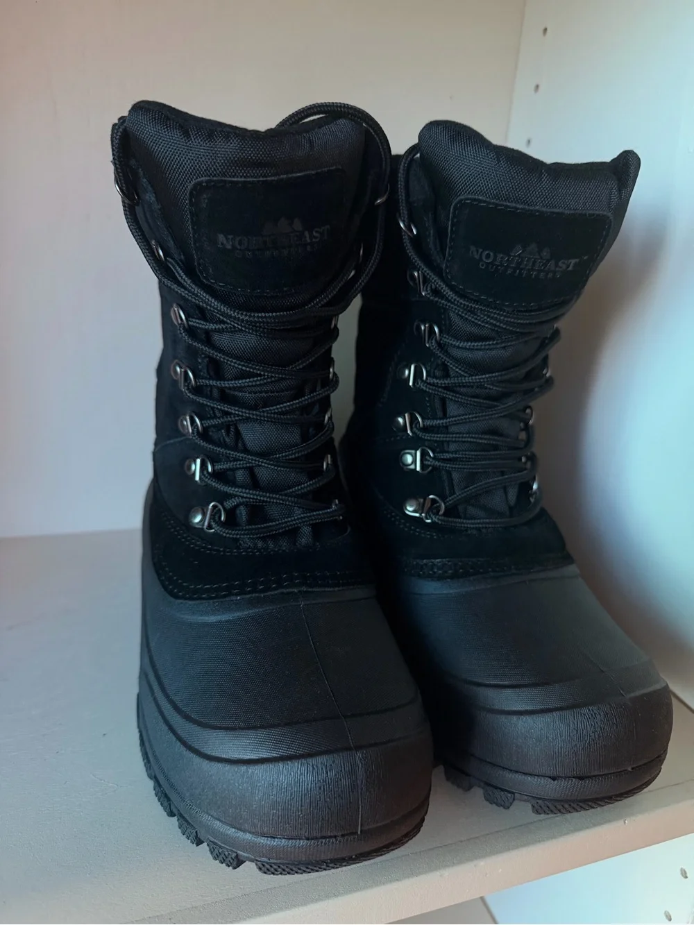 Northeast Outfitters durable black