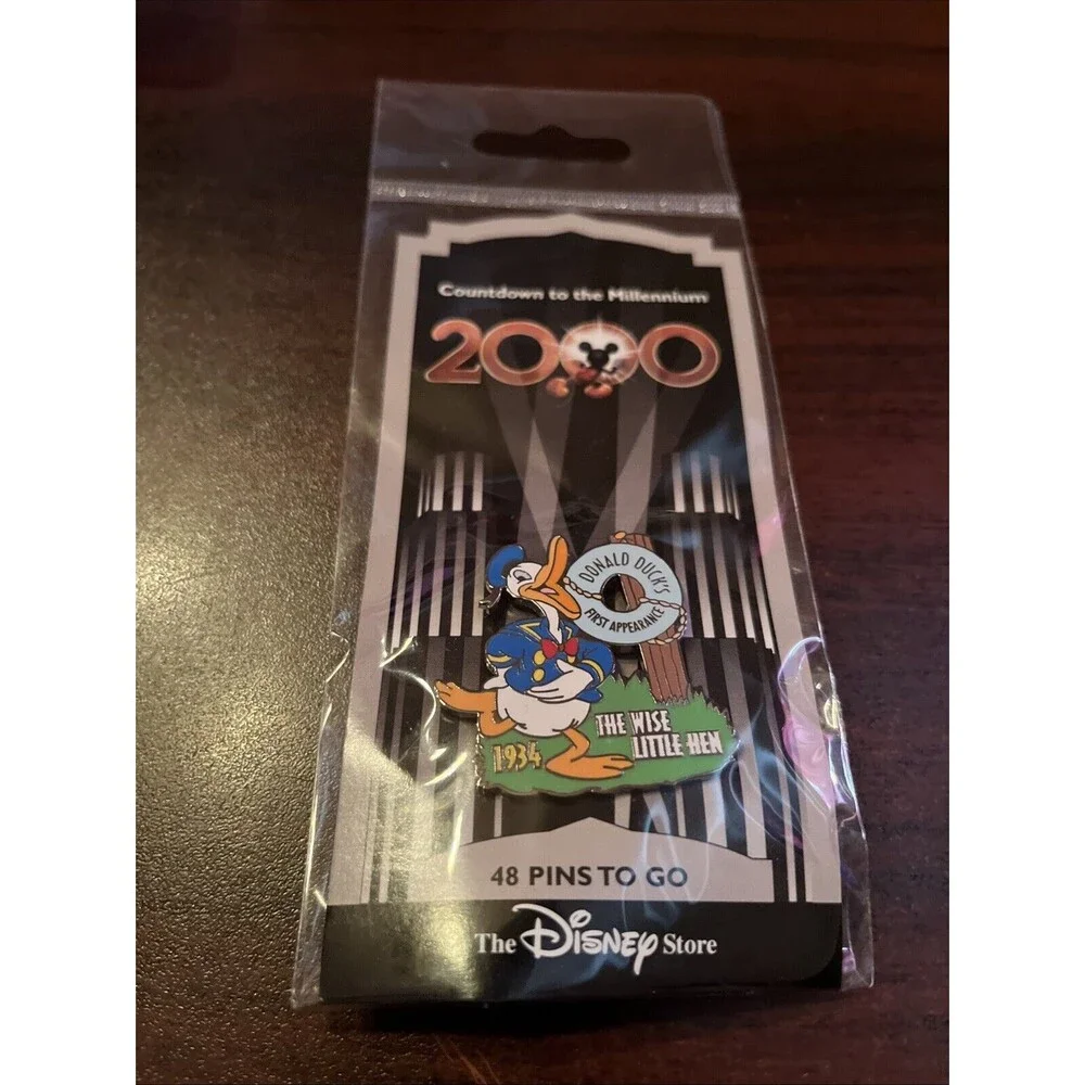 Disney Countdown To The Millennium Donald Duck The‎ Wise Little Hen #49 Pin